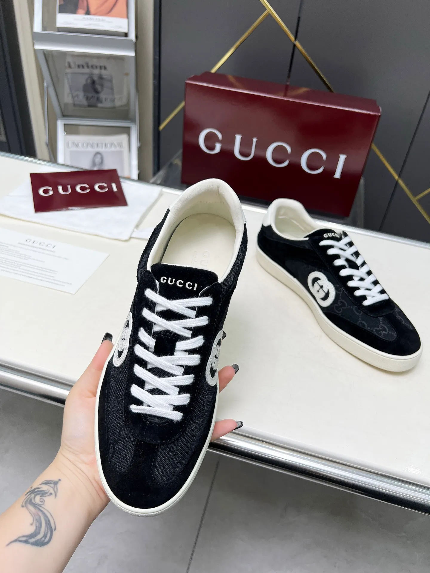 👟👟Ex-factory price 520👟👟 High version GUCCI's latest moral training shoes🔥🔥Double G leather with three-dimensional Gucci letters. The 3D effect creates a free flowing texture of the entire shoe, smooth line design. Light, comfortable and breathable, women's size 35-40, men's size 39-45